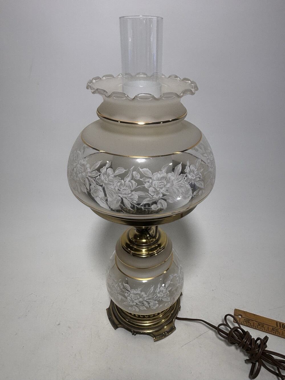Vintage Continental C-164 Gone With The Wind Hurricane Parlor Lamp Frosted Flor